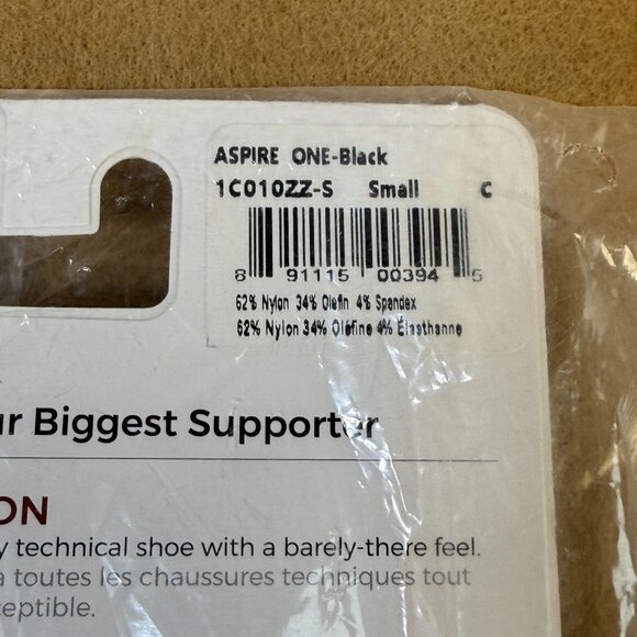 Swiftwick Aspire One Ankle Socks Black Small Moisture Wicking Compression USA - Picture 4 of 6